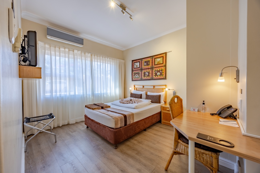 5 Bedroom Property for Sale in Milnerton Central Western Cape